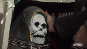 In migliaia rendono omaggio a San La Muerte a Buenos Aires