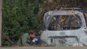 Mosca, i resti dell’auto di Dugina e i rilievi sul luogo dell’esplosione