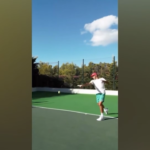 Tennis: Federer torna ad allenarsi, video diventa virale sui social