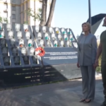 Ucraina, Zelensky rende omaggio al memoriale di Kiev