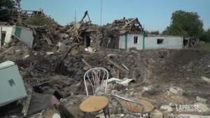 Ucraina, distruzione a Chaplyne dopo l’attacco russo: 25 morti