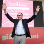 Elezioni, Letta apre la campagna dalla Festa Unità di Bologna: “O noi o la destra, vinceremo”