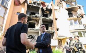 Ucraina: il ministro Di Maio in visita a Kiev. Incontro con Zelensky: “L’Italia non abbandonerà il popolo ucraino”