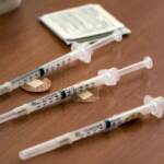 Vaccini Covid, Moderna fa causa a Pfizer e Biontech: “Violati brevetti della tecnologia mRNA”