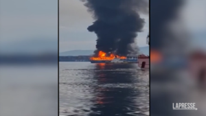Filippine: incendio a bordo di un traghetto, un ferito e nove dispersi