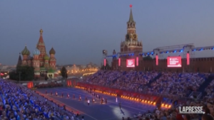 Russia, imponente cerimonia di apertura per l’International Military Tattoo nella Piazza Rossa di Mosca