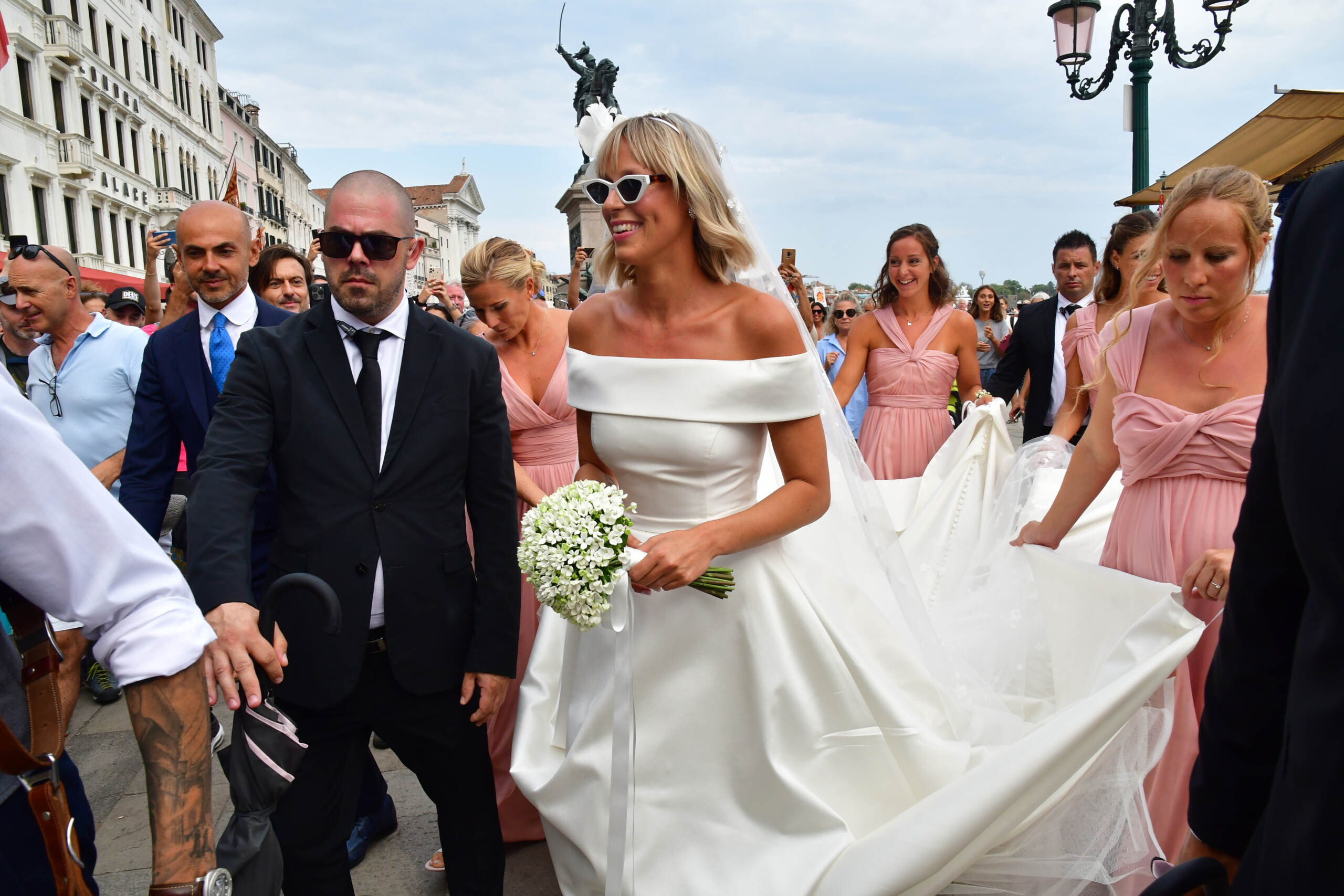 La ‘Divina’ Federica Pellegrini e Matteo Giunta sposi a Venezia La ‘Divina’ Federica Pellegrini e Matteo Giunta sposi a Venezia