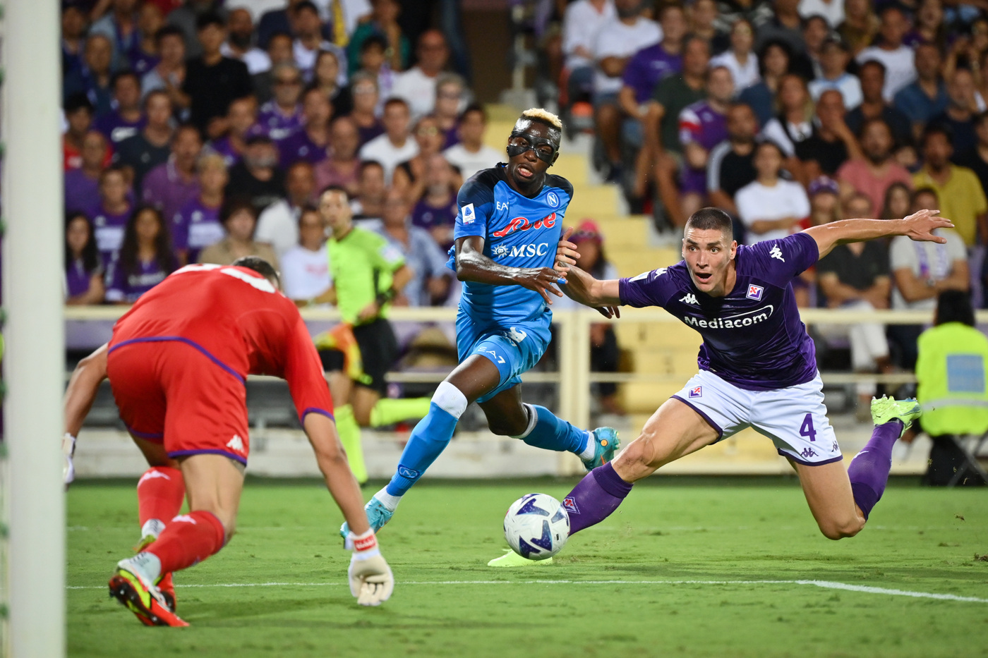 La Fiorentina ferma la corsa del Napoli, sei squadre in vetta alla classifica