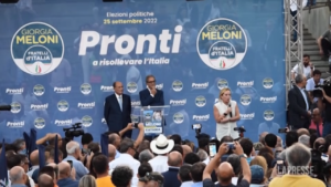 Elezioni, Meloni: “Gli artisti mi insultano perché altrimenti non lavorano”