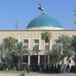 Iraq, i sostenitori di al-Sadr fanno irruzione nel palazzo presidenziale: 12 morti