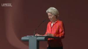 Ue, von der Leyen: “Prepararsi a potenziale stop del gas russo”
