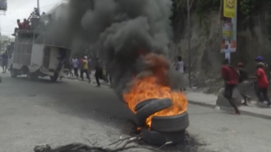 Haiti, le proteste contro il primo ministro Henry: “Moriremo in piedi”