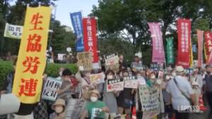 Giappone, protesta per i funerali di Stato di Shinzo Abe