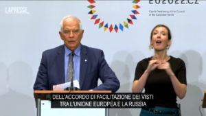Ue, Borrell: “Ok alla sospensione dell’accordo su visti facilitati russi”