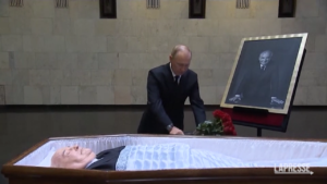 Russia, Gorbaciov: Putin rende omaggio alla salma in ospedale