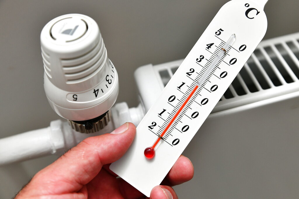 Gas: termosifoni giù di 1 grado da ottobre, il piano del Governo Gas: termosifoni giù di 1 grado da ottobre, il piano del Governo