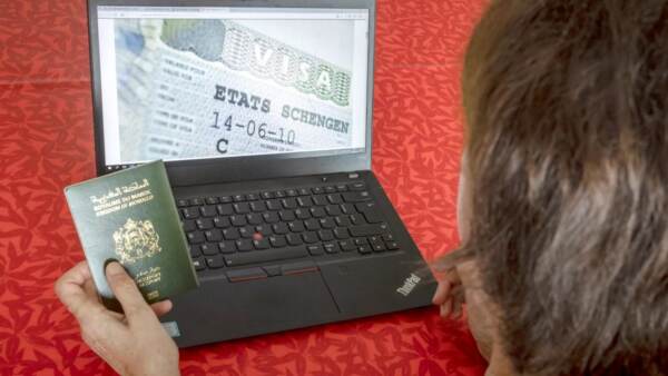 Restrictions de visas : l’AMDH condamne l’”insouciance” des consulats français vis-à-vis des intérêts des Marocains.