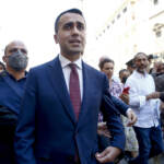 Di Maio: “Pagare 80% bollette a imprese”