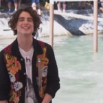 Venezia 79, fan in delirio per Timothée Chalamet