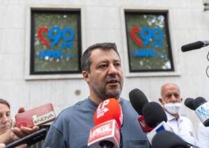 Elezioni, Salvini: “Bloccare invio cartelle esattoriali”