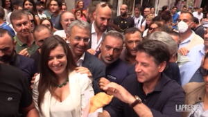 Pizza fritta per Conte a San Gregorio Armeno