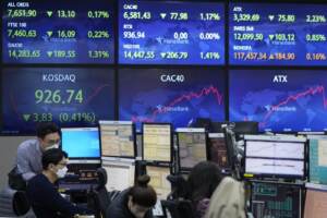 Borsa, le azioni asiatiche seguono il ribasso di Wall Street