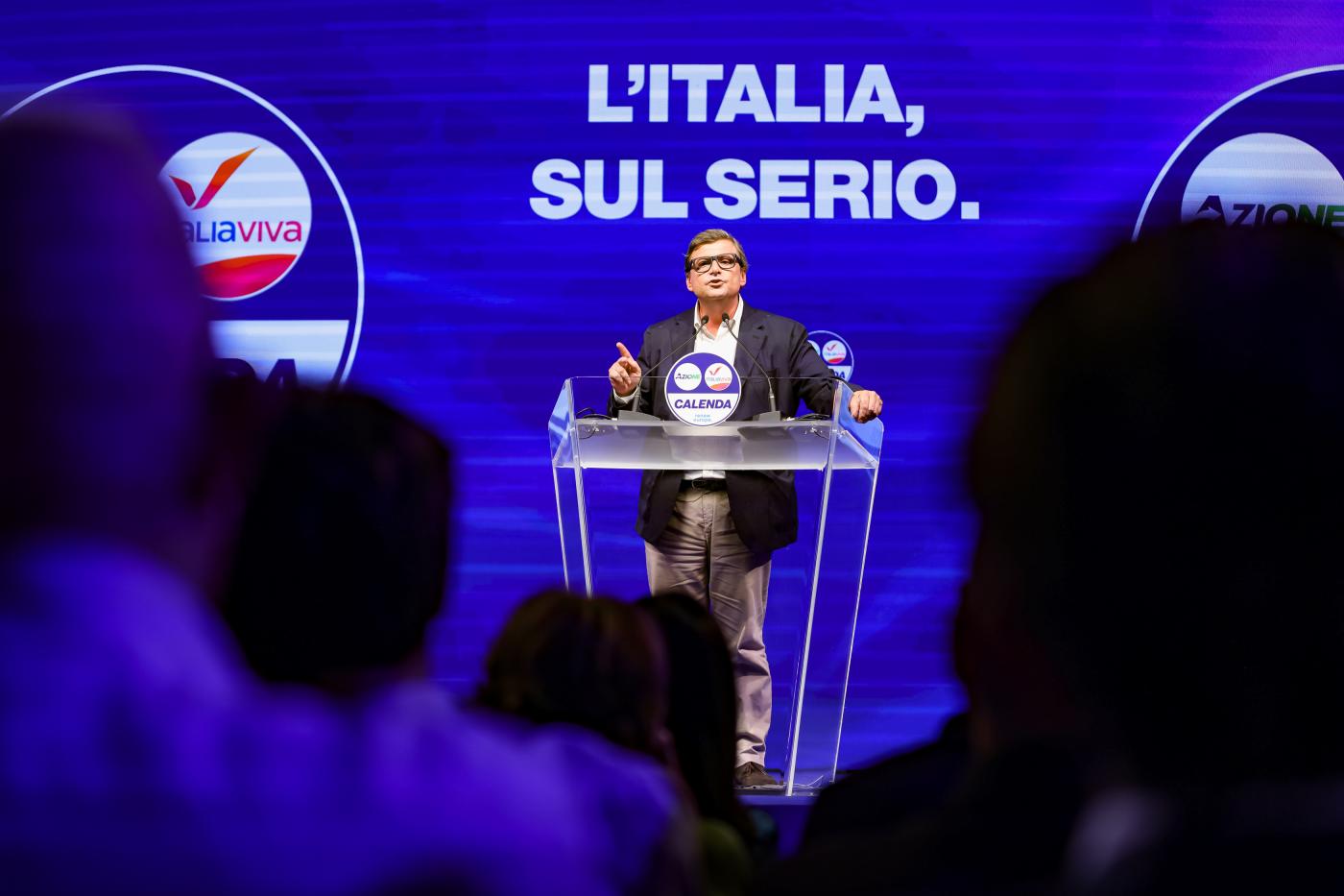 Calenda: “Governo di unità nazionale, anche con Meloni” Calenda: “Governo di unità nazionale, anche con Meloni”