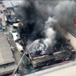 Maxi-incendio San Giuliano Milanese, il sorvolo dell’impianto dei Vigili del Fuoco