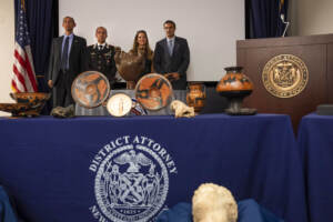 Italia-Usa: New York restituisce 58 reperti archeologici, 21 erano al Met