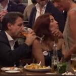 Conte a Milano, spritz e selfie in corso Garibaldi