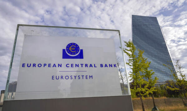 Bce annuncia rialzo tassi d’interesse a 75 punti base
