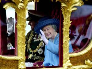 La reine Elizabeth II est morte de “vieillesse”, selon son certificat de décès