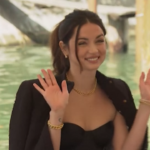 Venezia 79, l’arrivo al Lido di Ana de Armas e Adrien Brody
