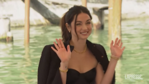Venezia 79, l’arrivo al Lido di Ana de Armas e Adrien Brody