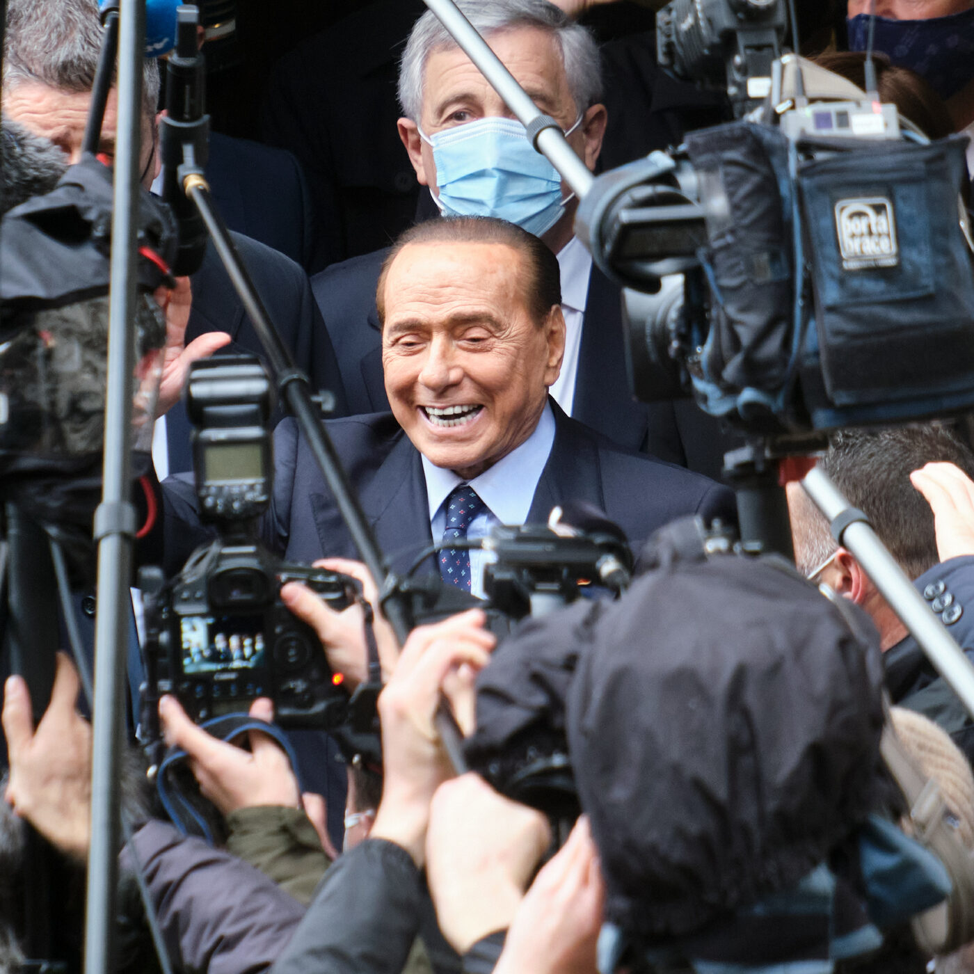 Roma, Berlusconi: “Suoi rifiuti unici al mondo, come la sua bellezza” Roma, Berlusconi: “Suoi rifiuti unici al mondo, come la sua bellezza”