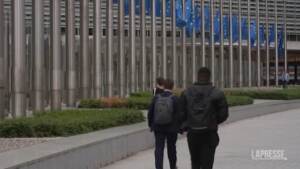 Regina Elisabetta: l’Ue commemora la regina, bandiere a mezz’asta a Bruxelles