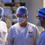 Covid, 15.566 i nuovi casi: in netto calo i decessi