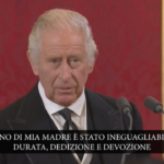 Carlo III è re: “Seguirò l’esempio di mia madre”