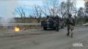 Ucraina, le truppe di Kiev entrano a Izyum: le immagini della presa