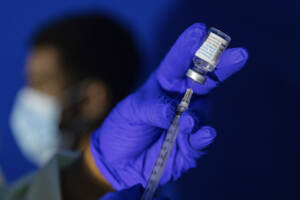 Covid: Aifa, da lunedì prenotazioni per vaccini aggiornati