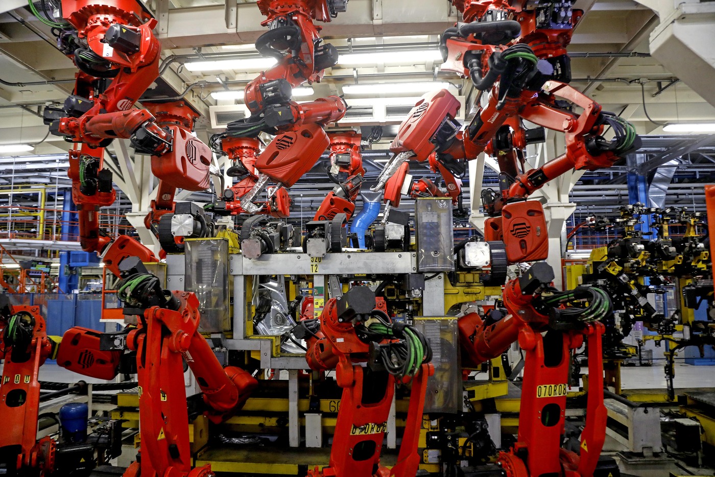 Industria, Istat: produzione cresce a luglio, ma arretra su anno