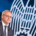 Bonomi boccia il salario minimo: “Non elimina il lavoro povero”