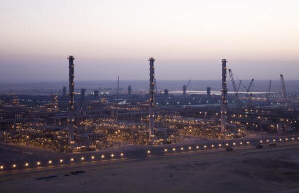 Saudi Aramco, utile in discesa a -15% nel terzo trimestre