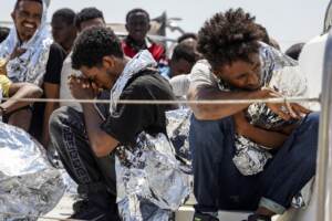 Migranti, donna Eritrea partorisce su una piccola isola disabitata vicino a Lesbo