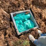 Brescia, coppia sotterra 8 milioni in giardino: interrogati dal Gip