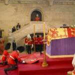 Regina Elisabetta, il funerale trasmesso in parchi e cinema