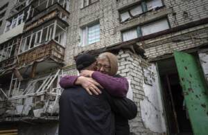 Ucraina, la città di Izium continua a mostrare le cicatrici della guerra