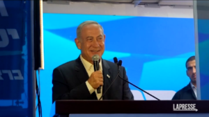 Israele, la campagna elettorale di Netanyahu sul ‘Bibibus’ antiproiettile