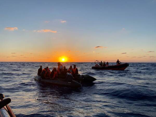 Migranti, donna morta in mare durante salvataggio Open Arms