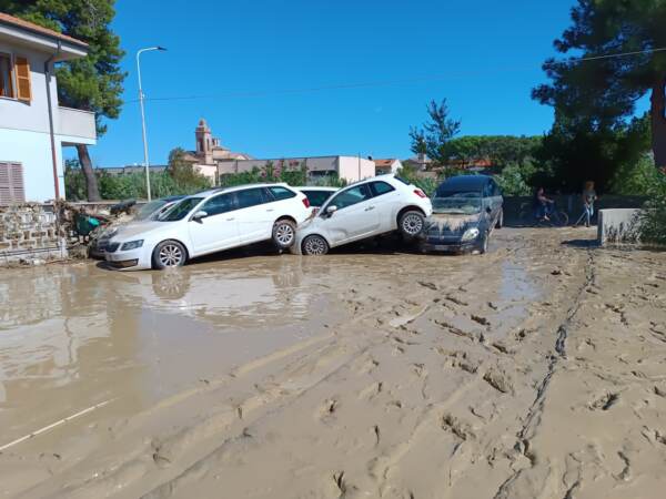 Alluvione nelle Marche, vaste zone allagate a Senigallia dopo l'esondazione del fiume Misa